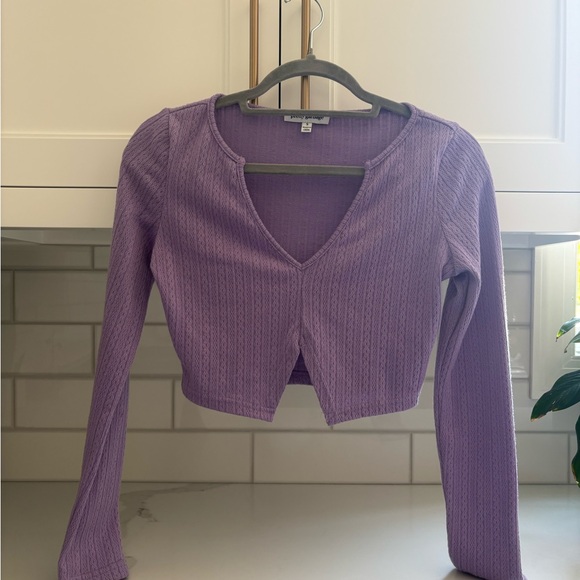 Lavender Ribbed V-Neck Women's Cropped Blouse - Picture 1 of 5